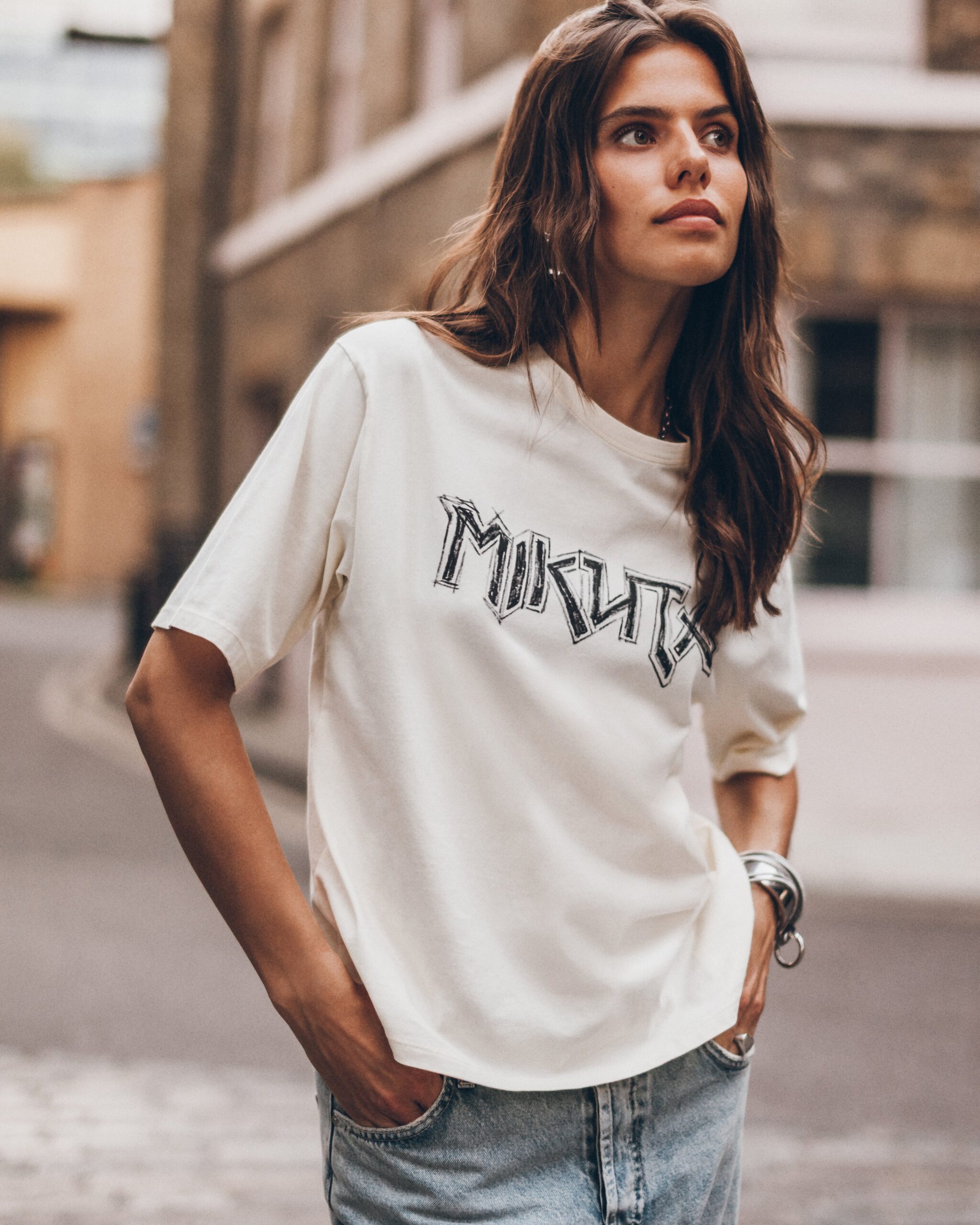 MIKUTA The Off White Mikuta Vintage T-Shirt - Image 1