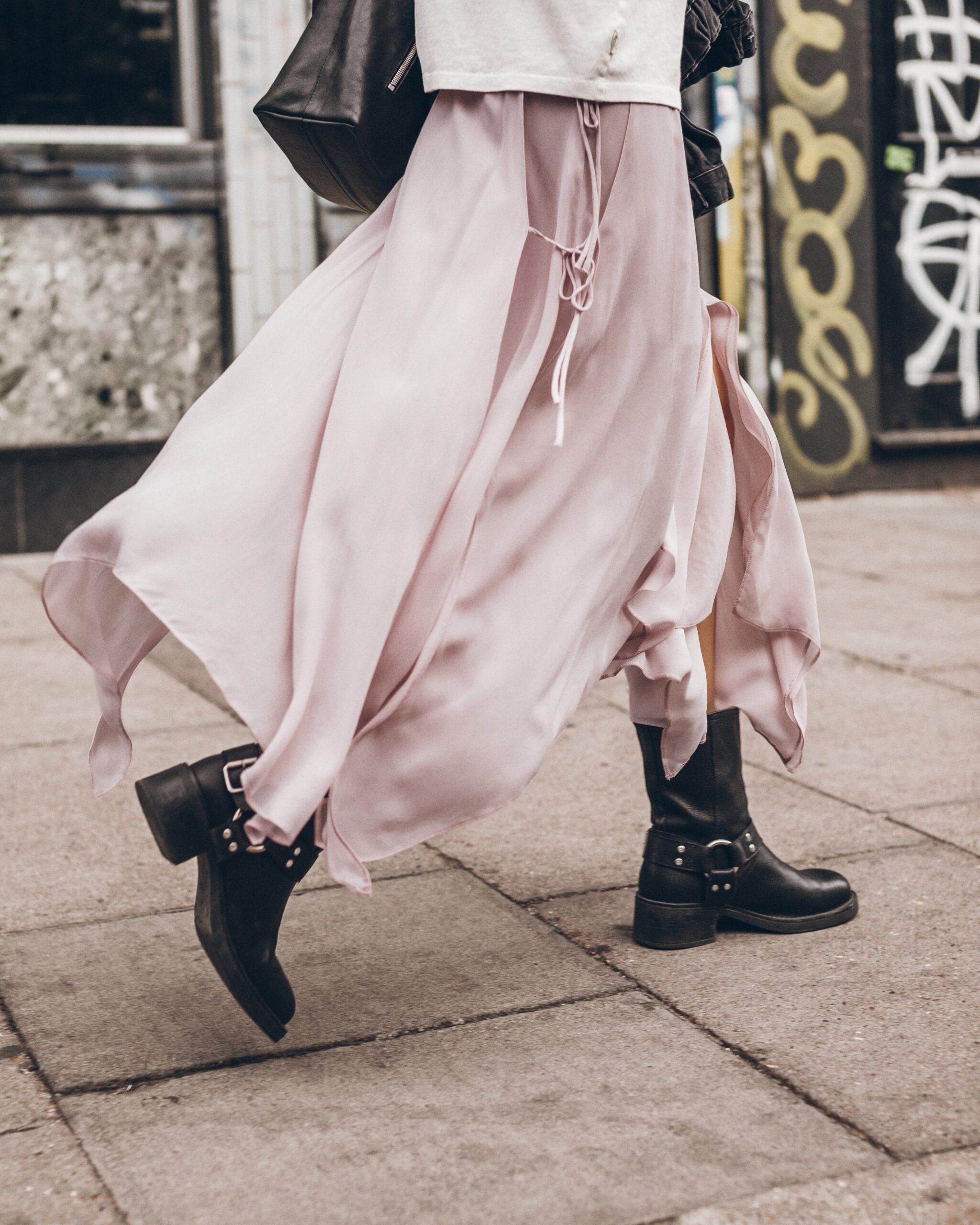 MNMIK041026041829620_3 MIKUTA The Light Pink Chiffon Skirt - Image 3