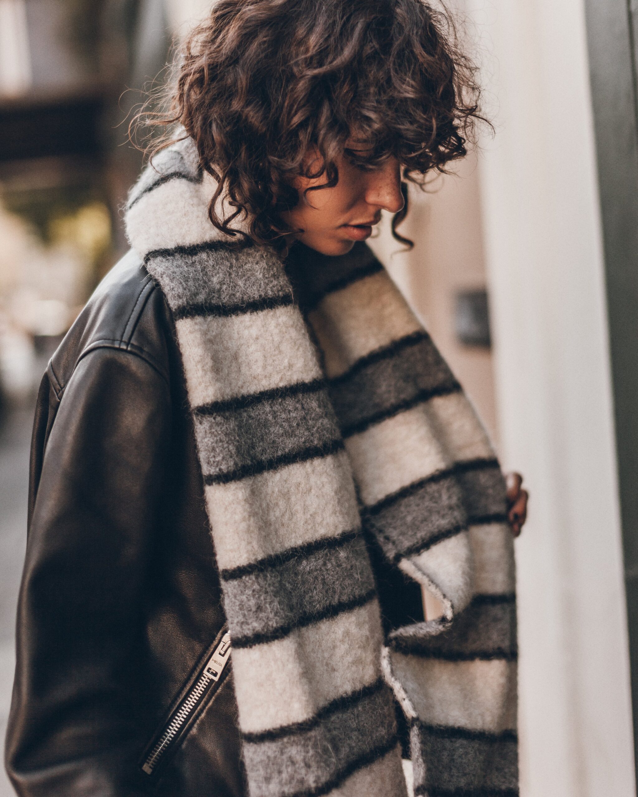 MIKUTA The Grey Striped Knitted Scarf - Image 2