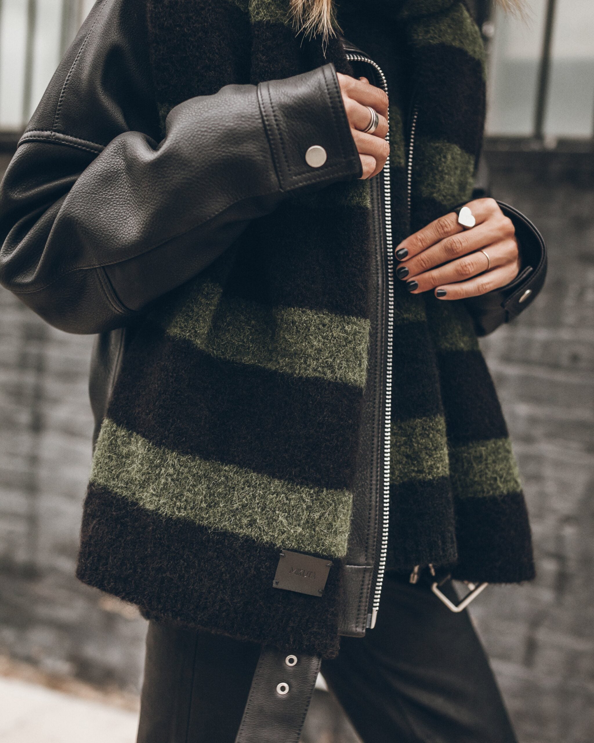 MIKUTA The Green Striped Knitted Scarf - Image 2
