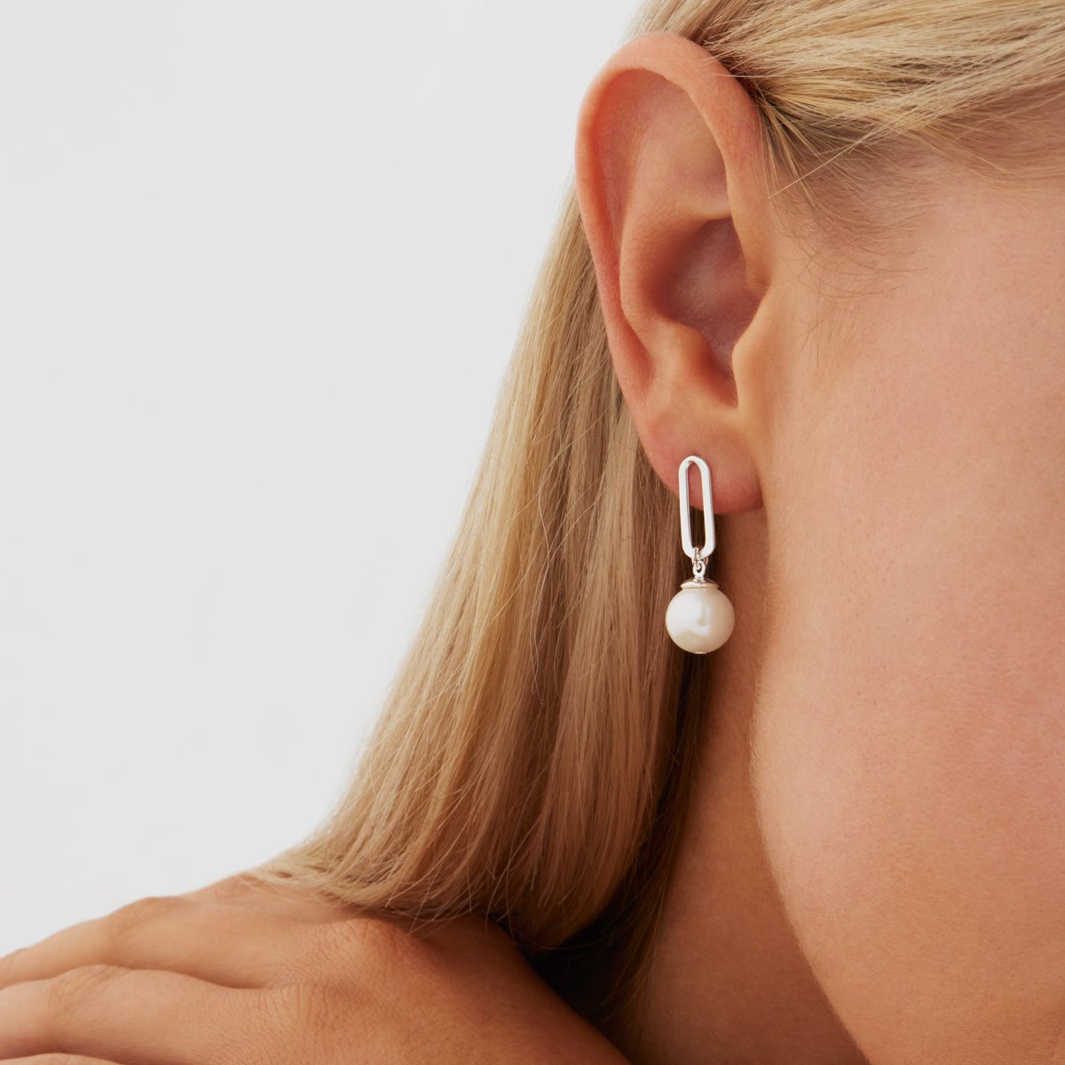 MNNAJ041026042238666_2 NAJO The Enchantress Pearl Drop Stud Earrings - Image 2