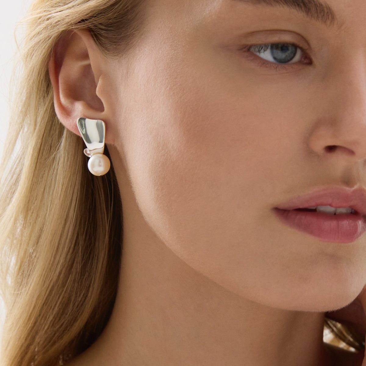 MNNAJ041026042238679_2 NAJO Sunbeam Pearl Earrings - Image 2