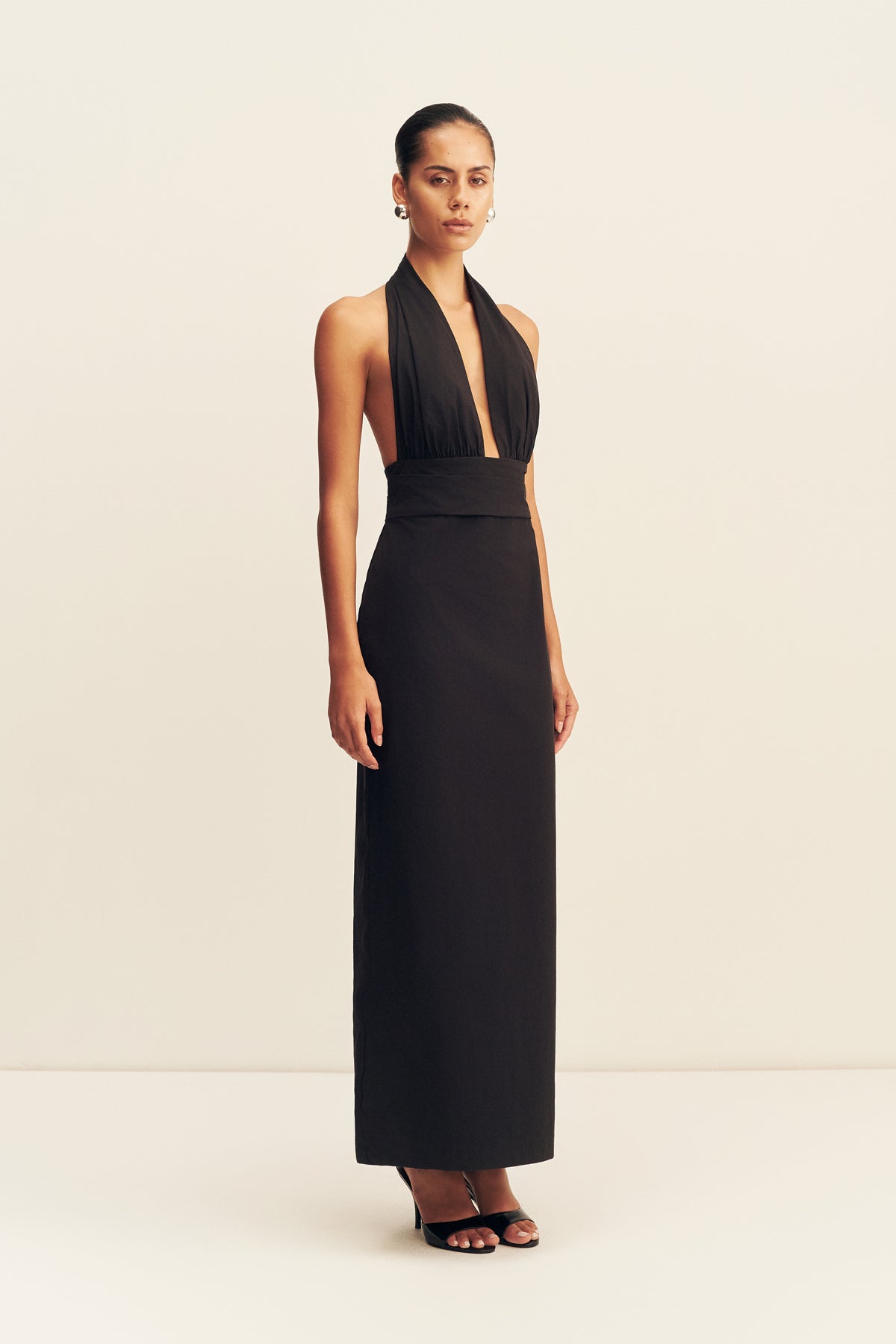 MNSJ041026043652022_3 Shona Joy Campbell Halter Plunged Maxi Dress - Image 3
