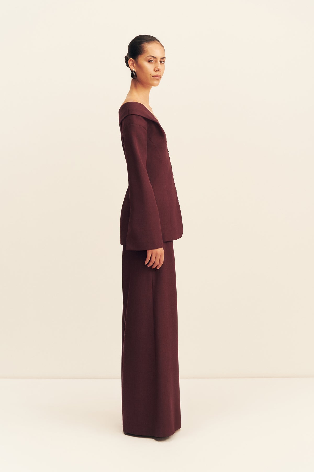 MNSJ041026043652032_3 Shona Joy Asher Off Shoulder Fitted Top - Image 3