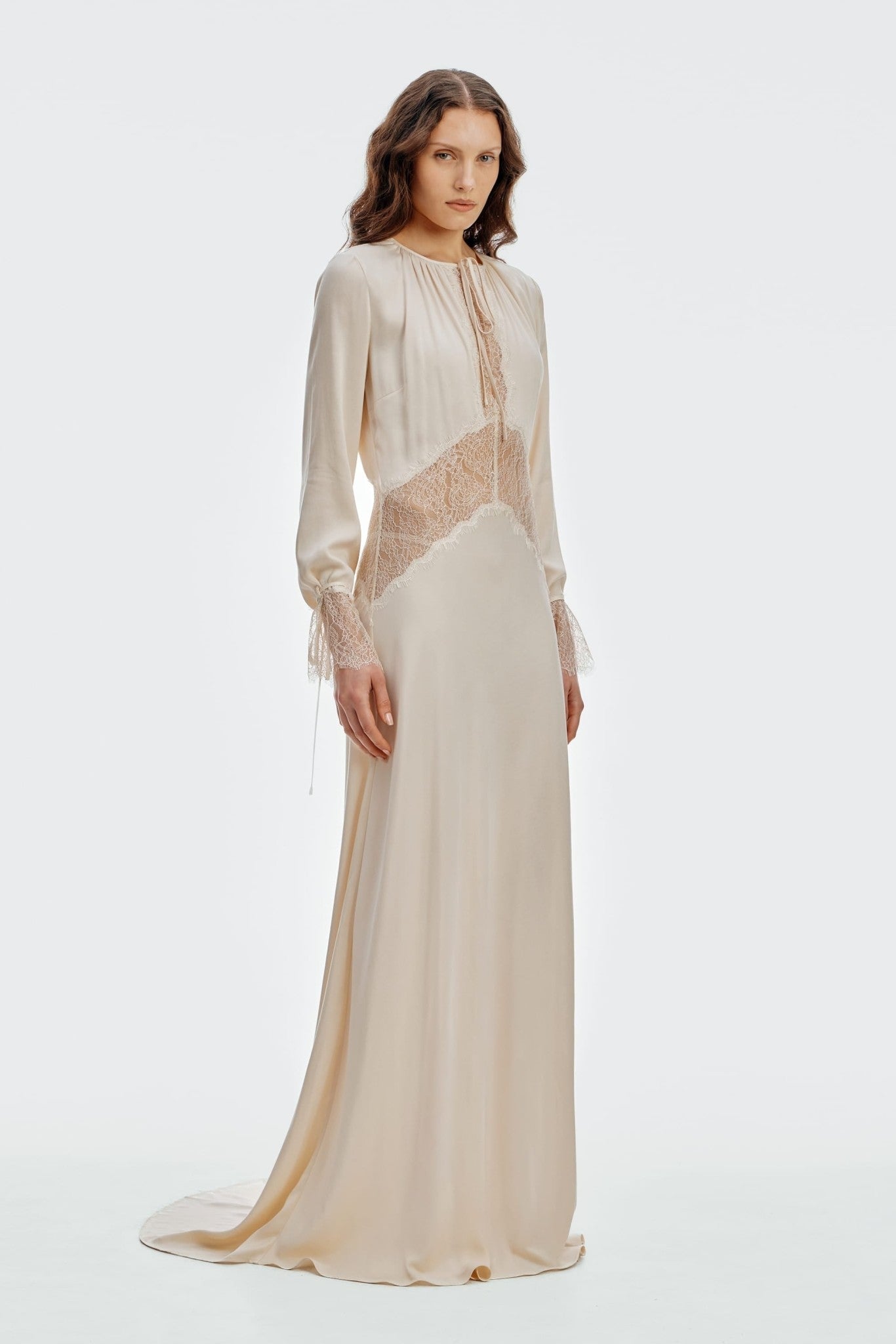 MNTFM051026020904021_2 Third Form Visions Lace Long Sleeve Gown | Buttercream - Image 2
