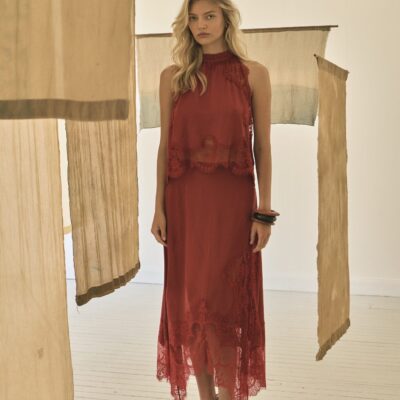 Third Form Visions Lace Hankerchief Skirt | Crimson - Image 2