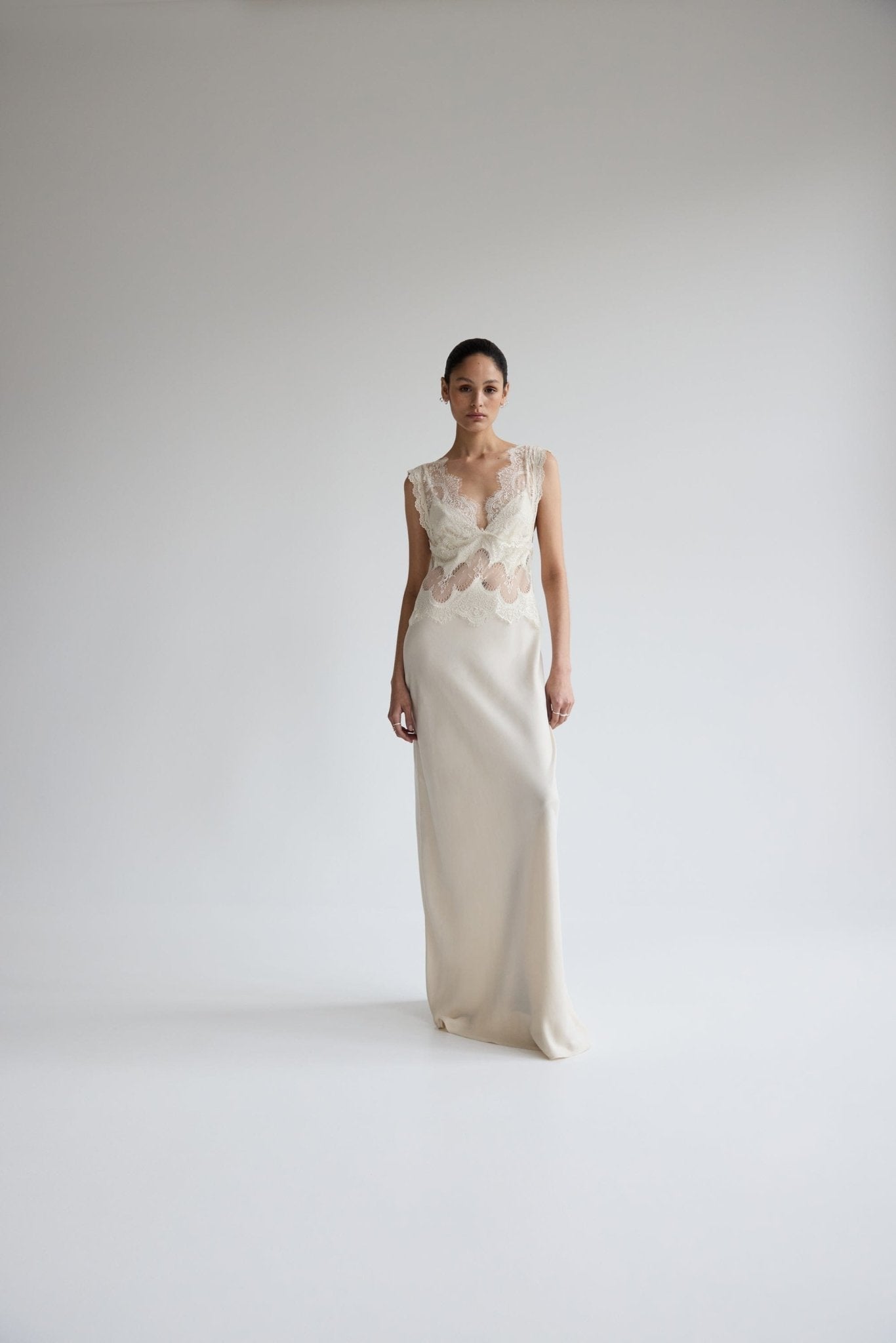 MNTFM051026020904073_2 Third Form Visions Lace Floor Length Dress | Buttercream - Image 2