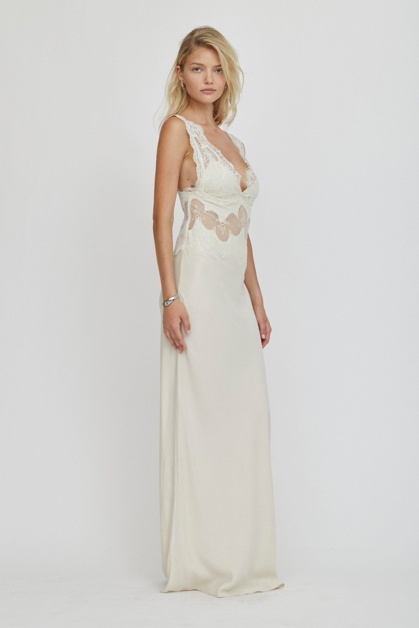 MNTFM051026020904073_3 Third Form Visions Lace Floor Length Dress | Buttercream - Image 3
