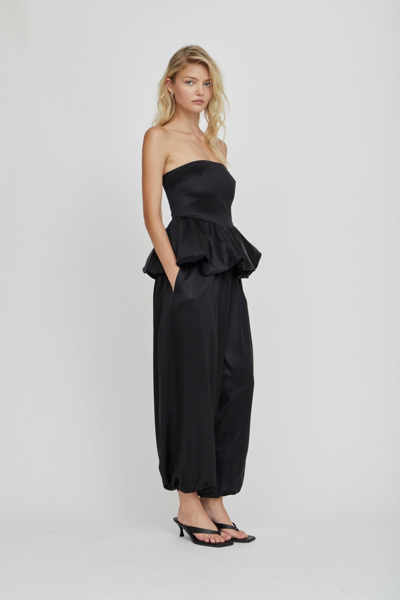 MNTFM051026020904087_3 Third Form Vanta Strapless Top | Carbon - Image 3