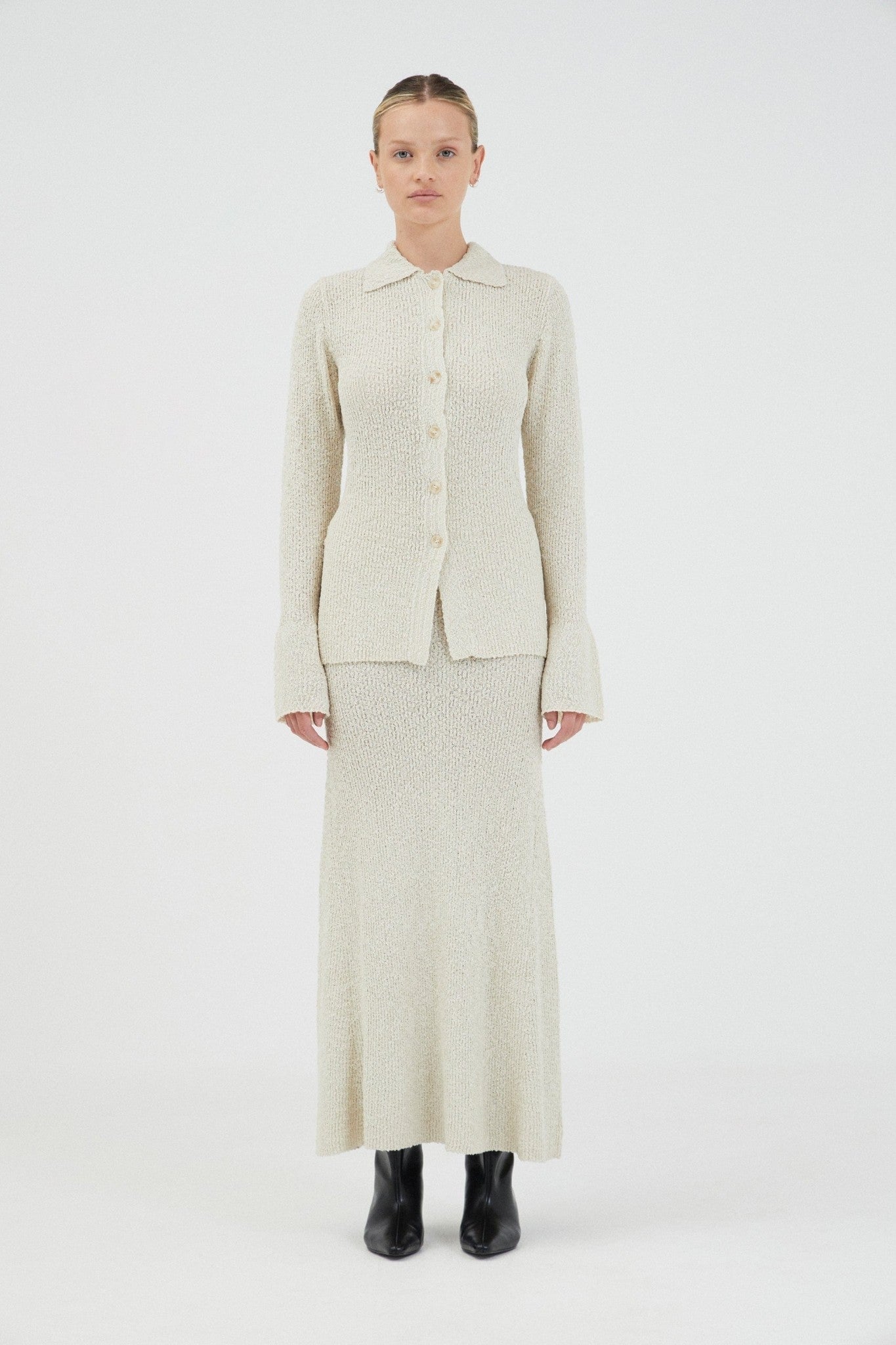 MNTFM051026020904090_2 Third Form Unbound Knit Flare Skirt | Shell - Image 2