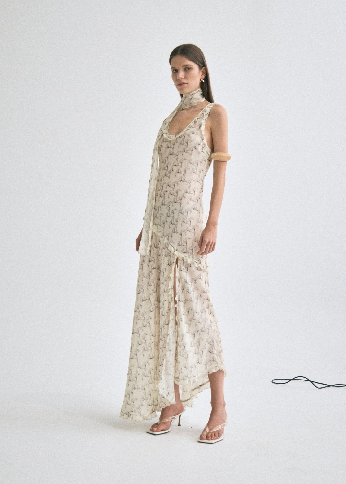 MNTFM051026020904106_2 Third Form Solace Frill Tank Maxi | Creeping Vine - Image 2