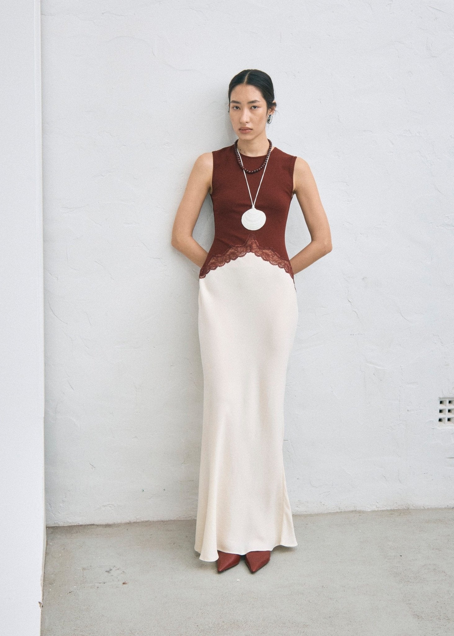 MNTFM051026020904177_2 Third Form Echo Contrast Tank Dress | Crimson - Image 2