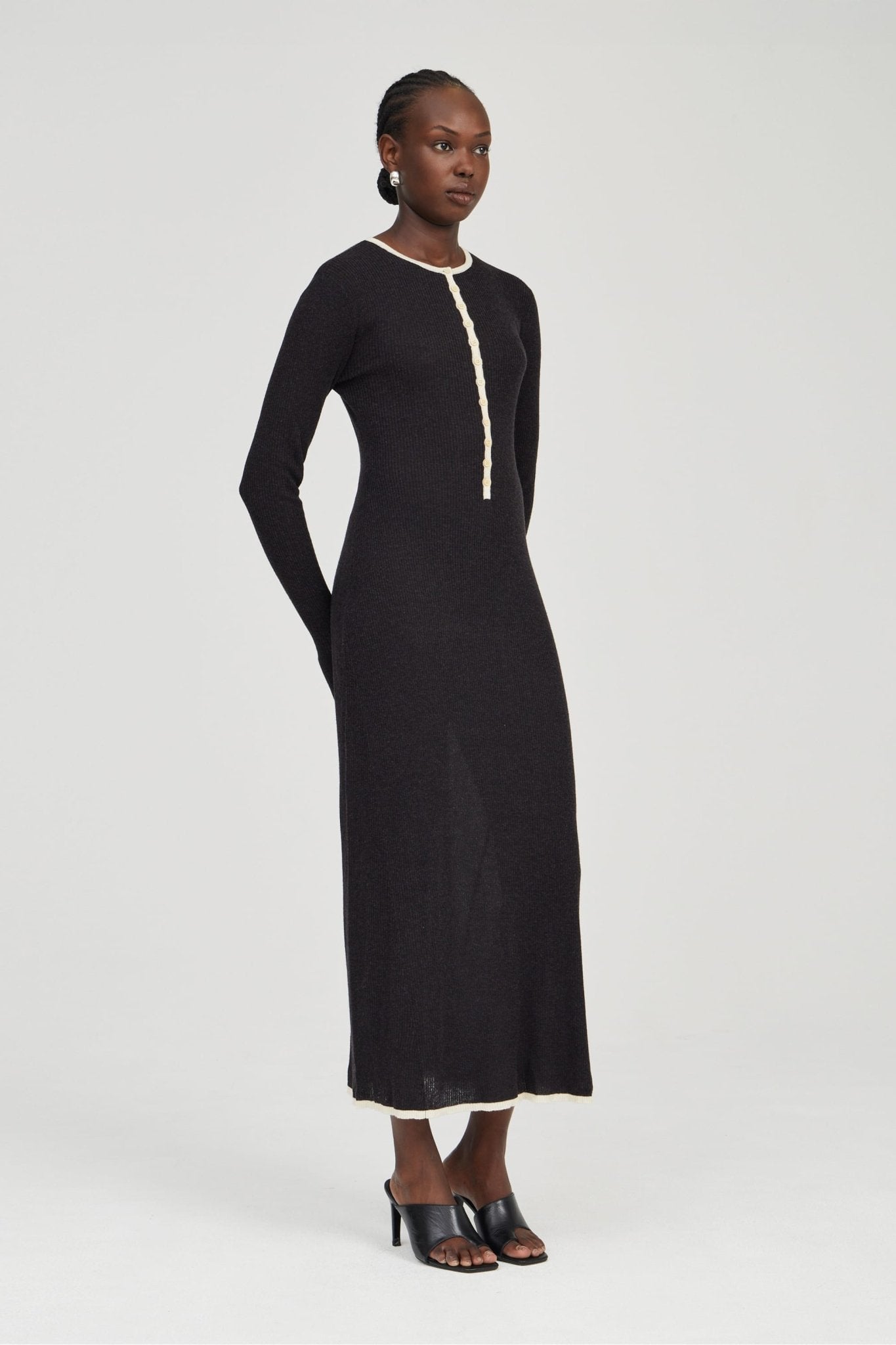 MNTFM051026020904205_2 Third Form Bound Knit LS Dress | Soot & Shell - Image 2