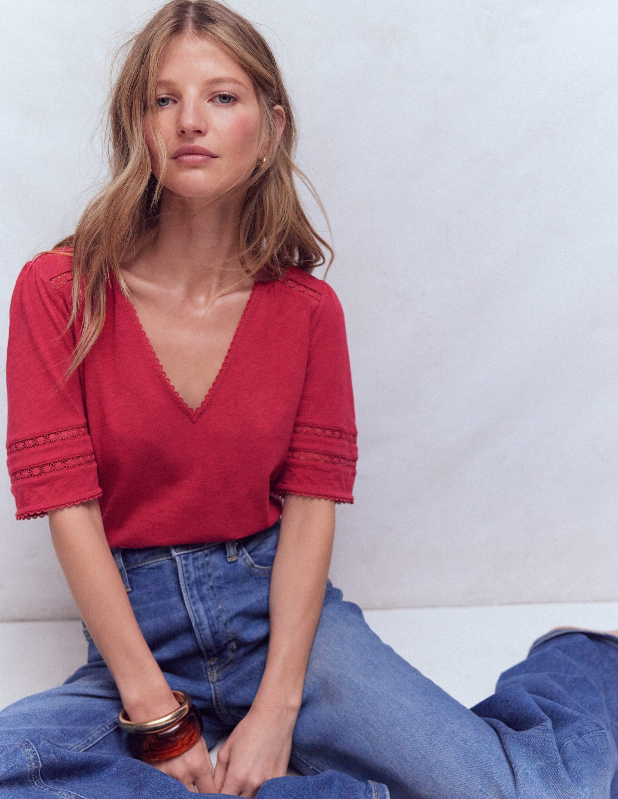 Boden Poppy Trim V Neck T-shirt